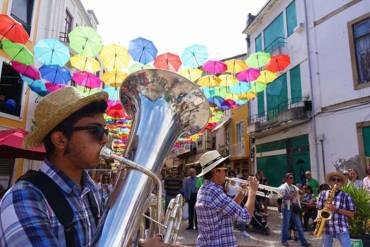 AgitÁgueda 2019 mostra um céu de guarda-chuvas